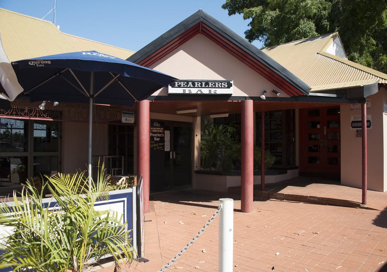 Roebuck Bay Hotel Broome Bagian luar foto